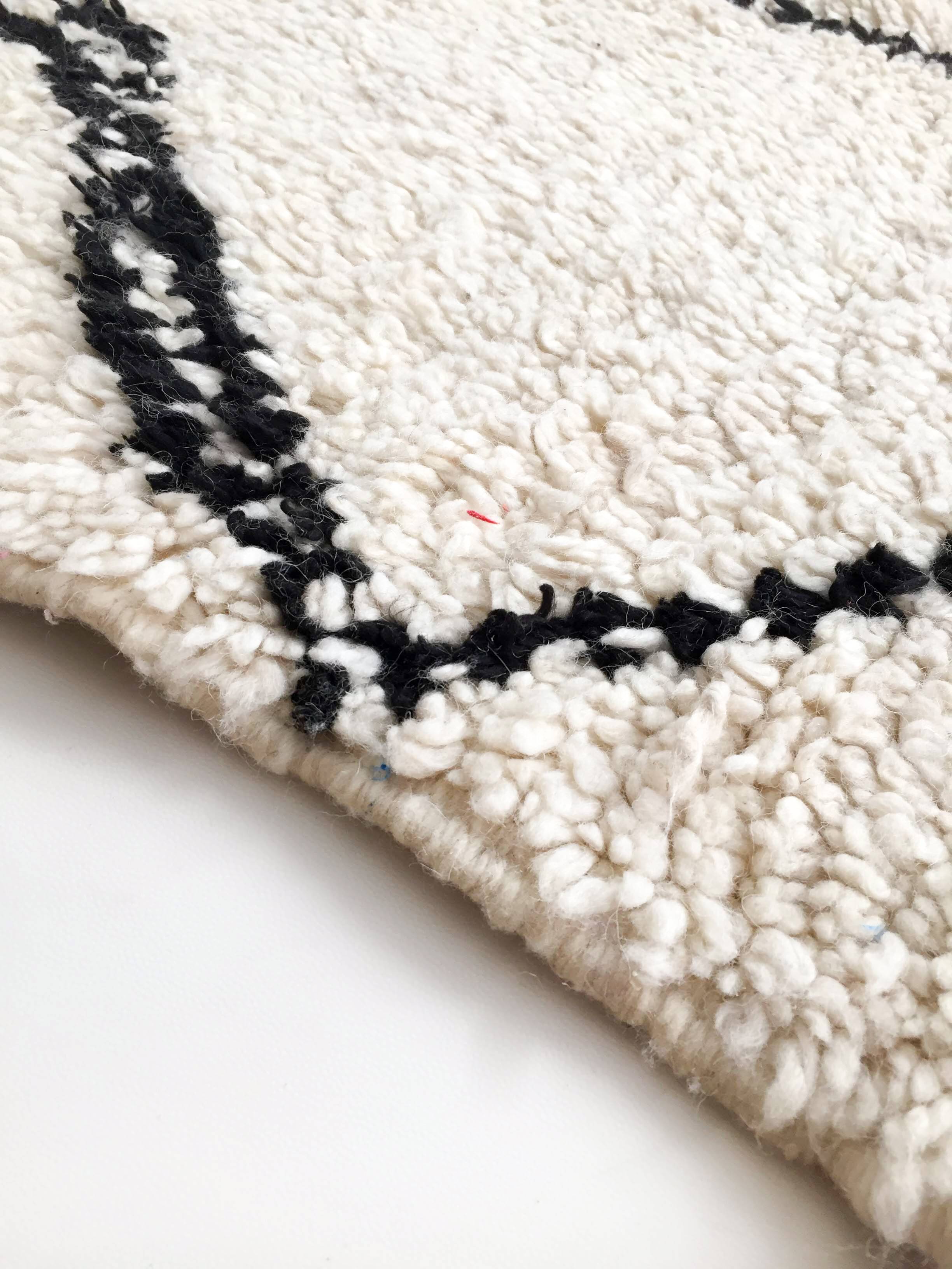 Moroccan Berber rug Azilal ecru and black 2.08x1.33m