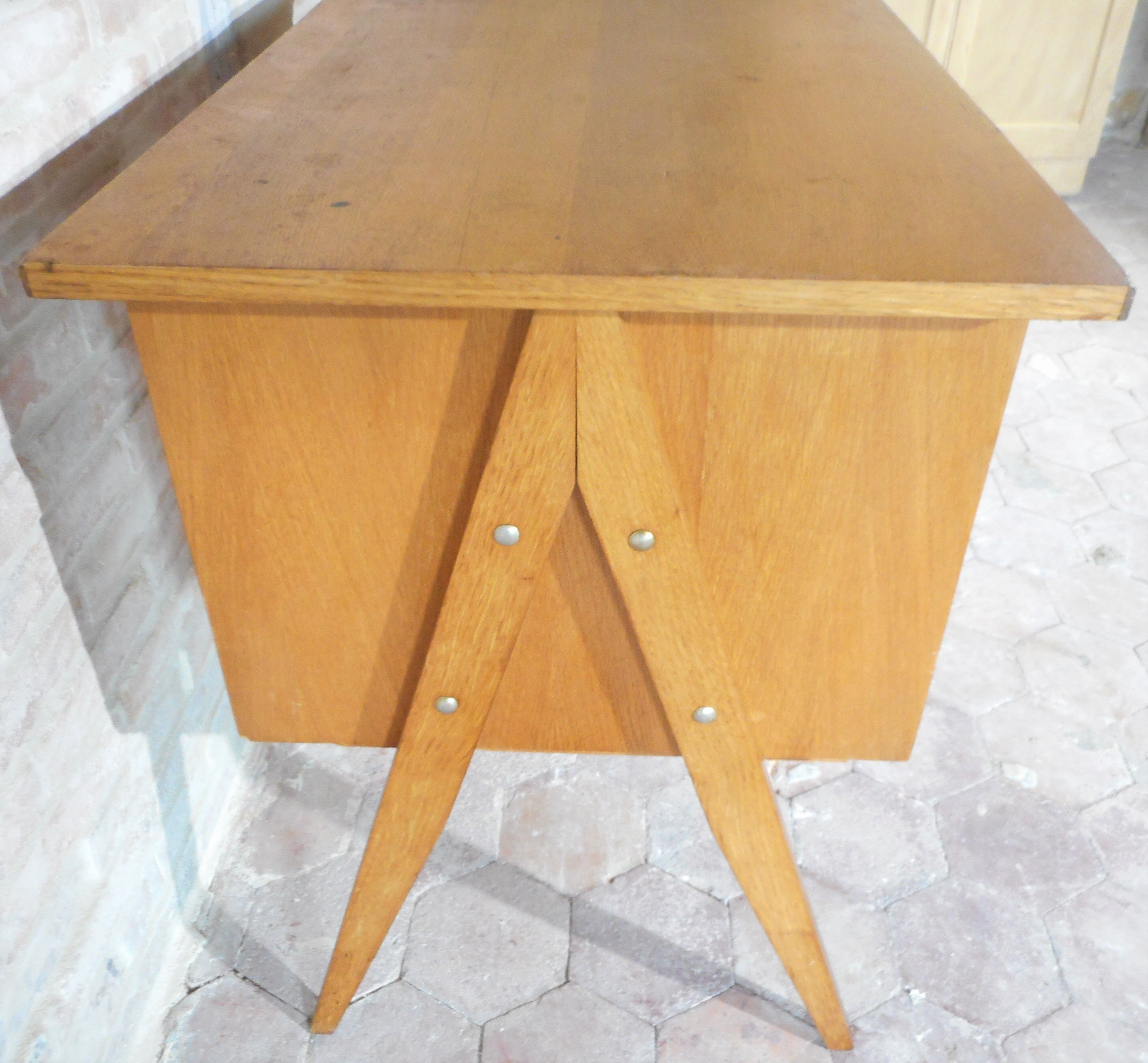 Bureau pieds compas