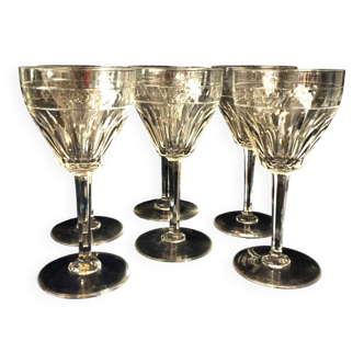 Suite de 6 verres a pied pour vin cuit ou digestif en cristal taille