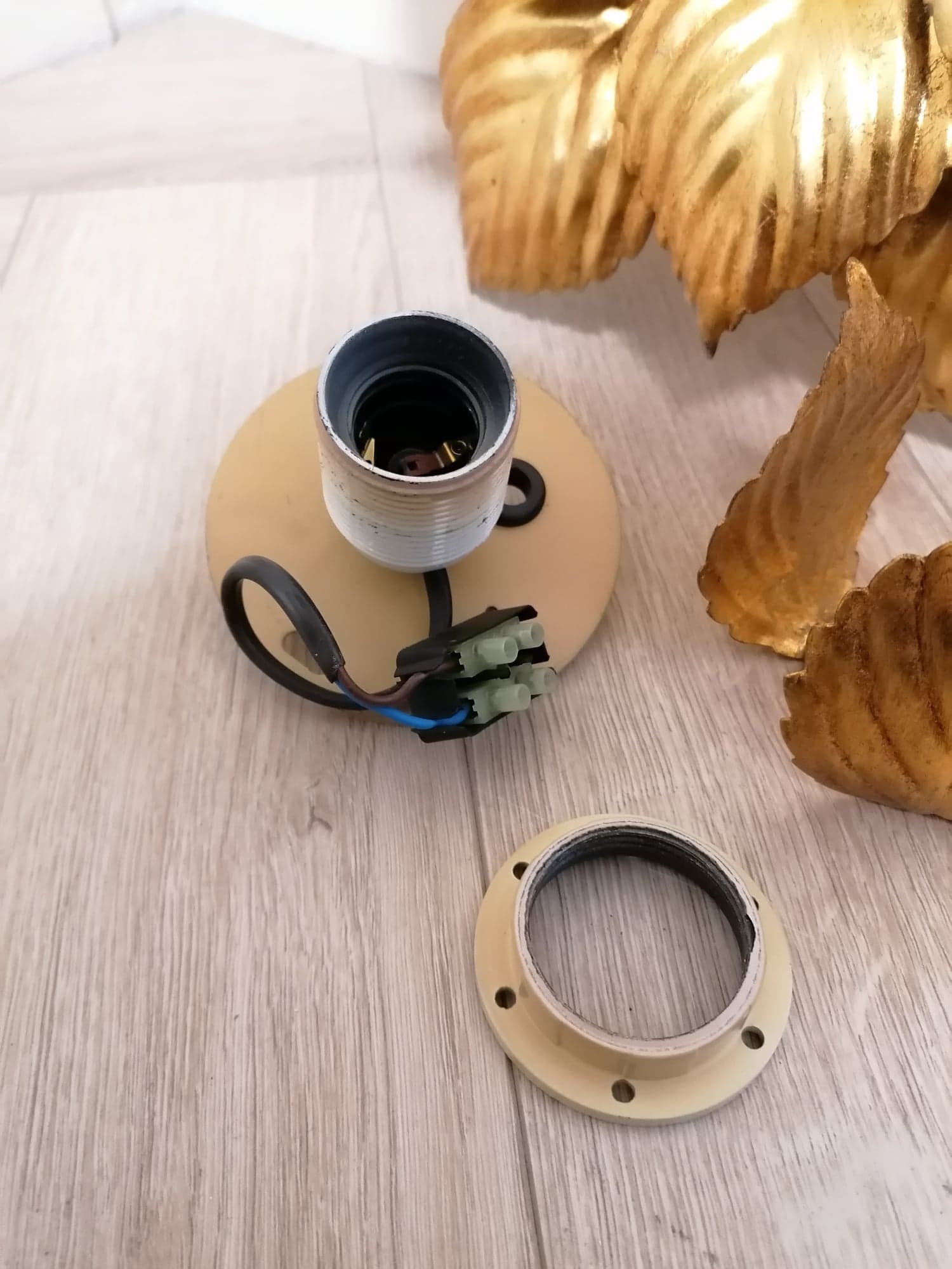 Golden flower ceiling