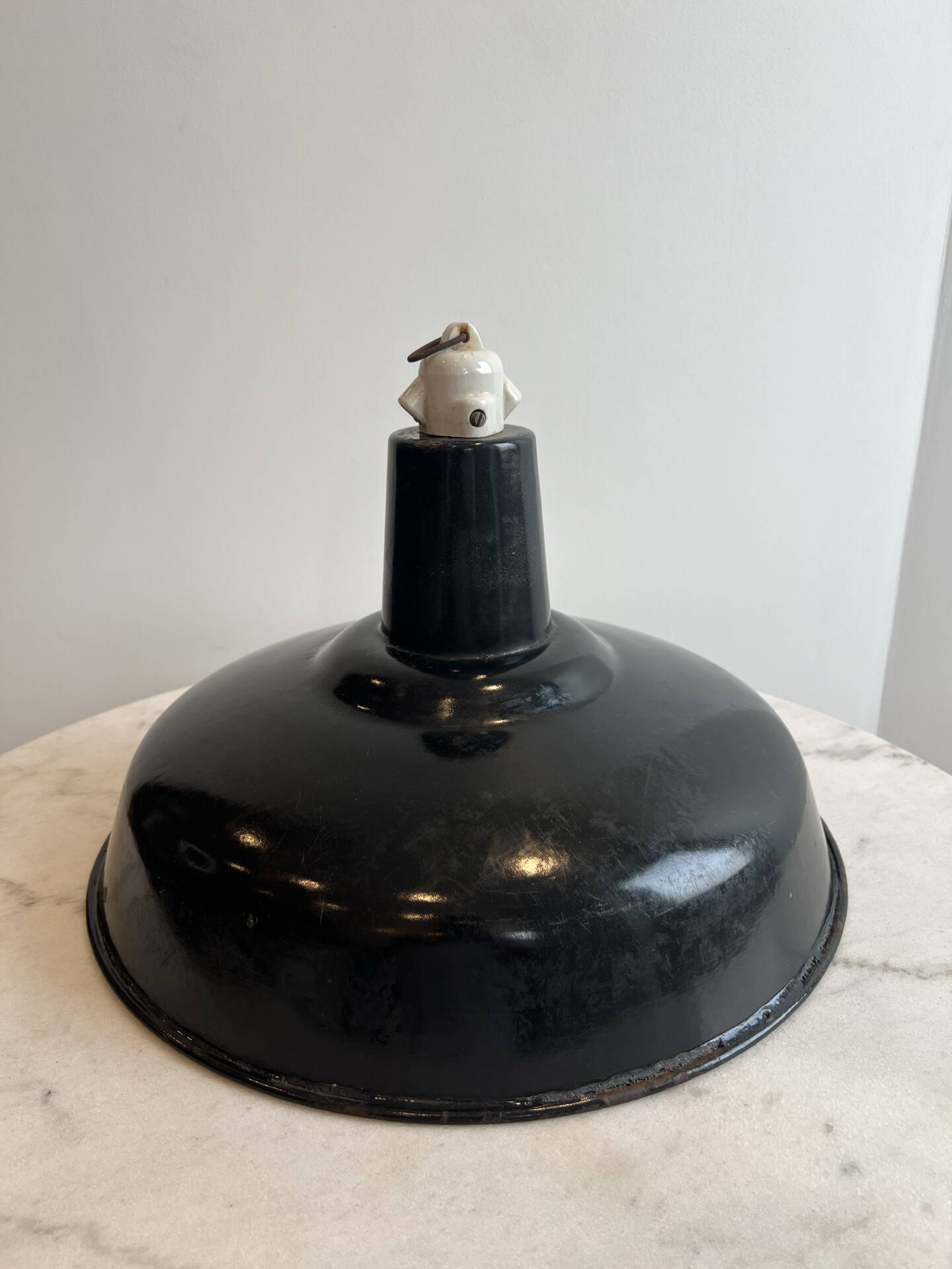 Industrial suspension in black enamelled sheet metal - workshop lampshade