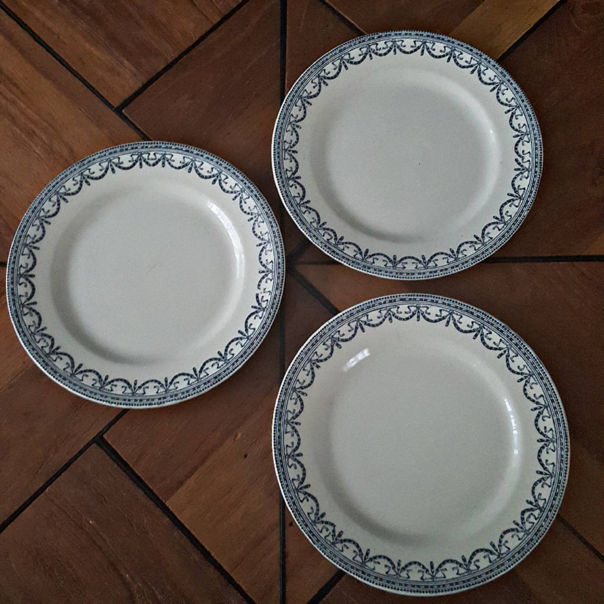3 flat iron earth plates Salin Guirlandes Louis XVI model