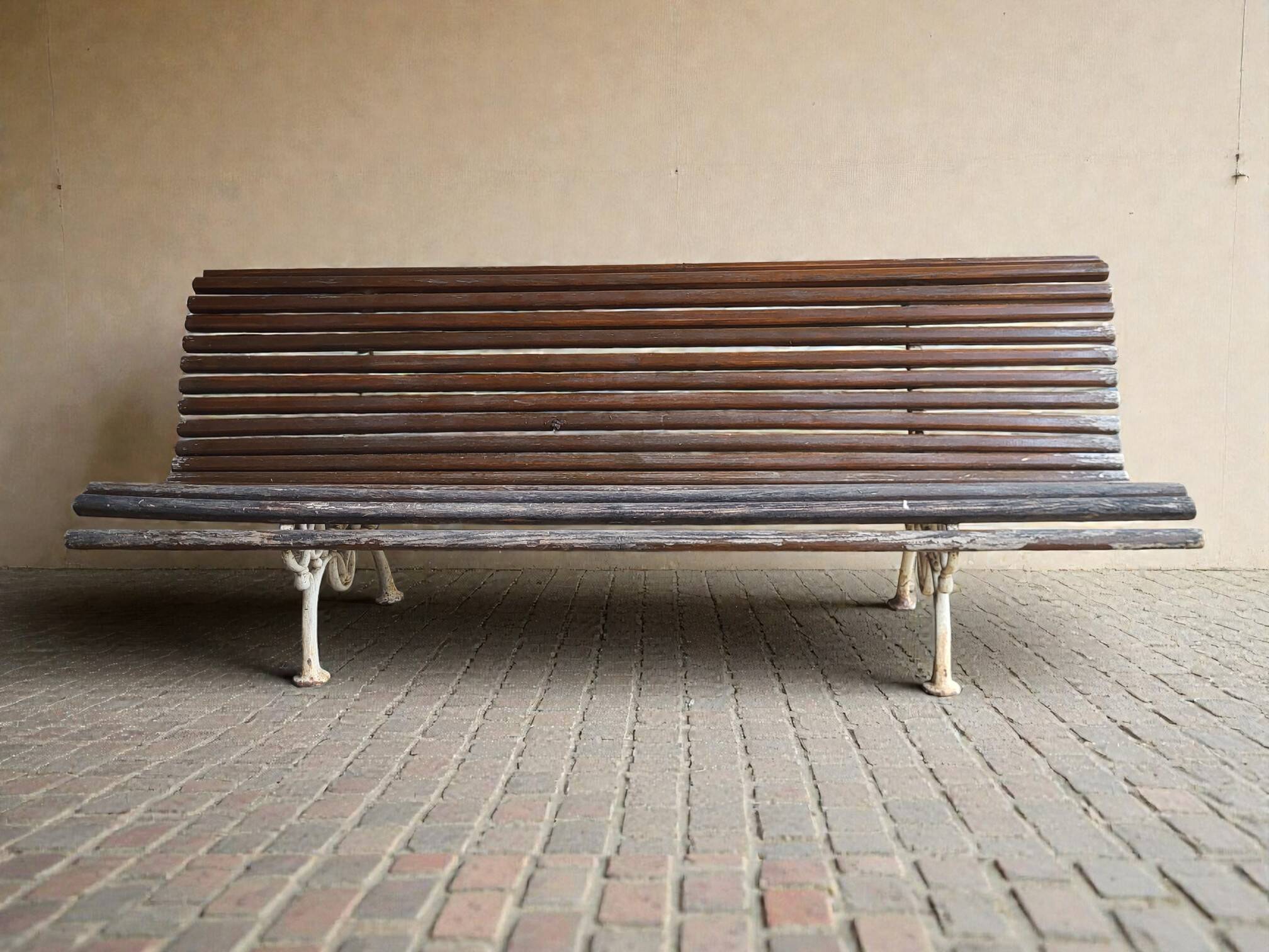 Garden bench with cast iron legs, Art Nouveau style.