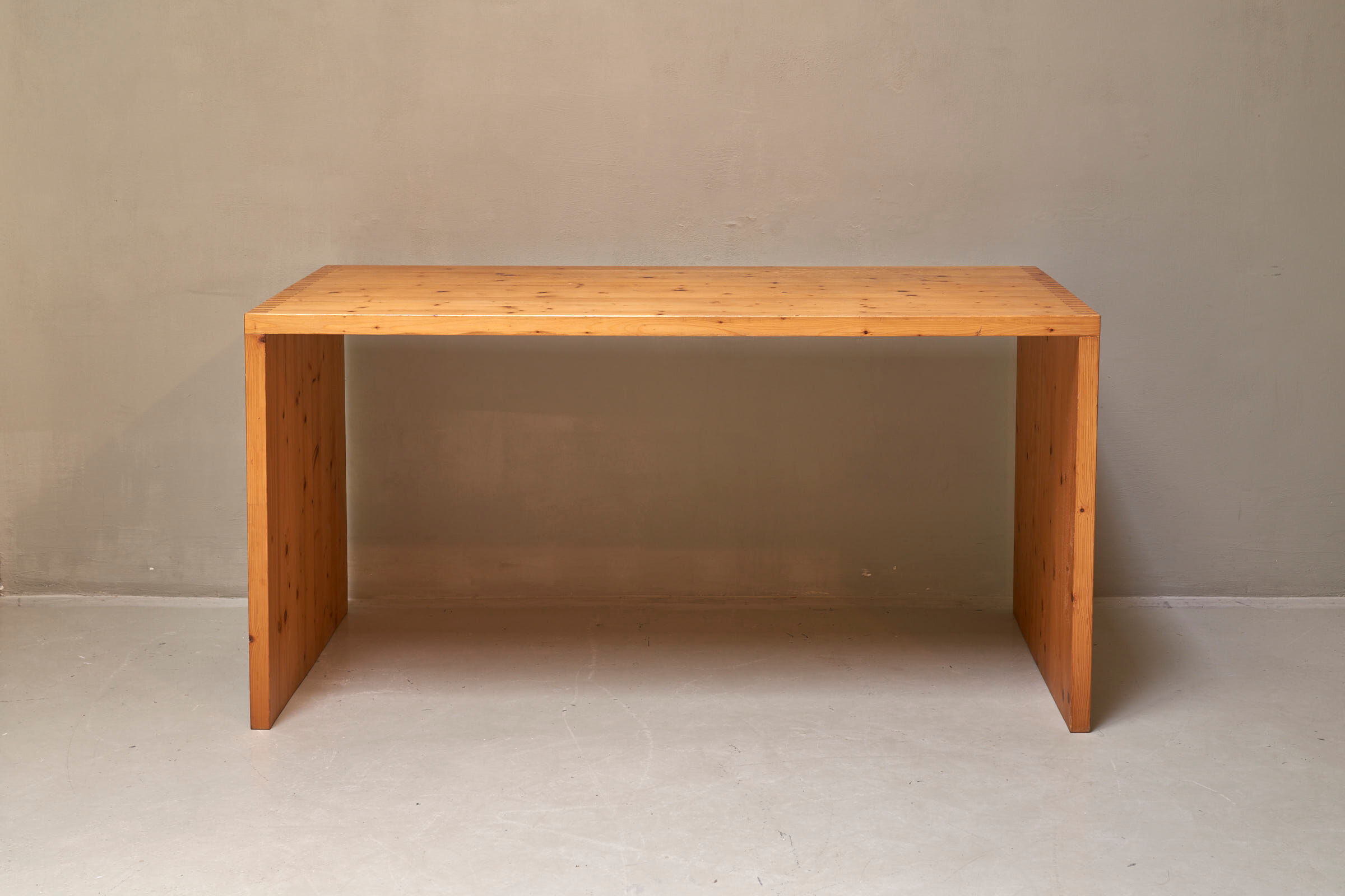 Desk in solid pine by Ate van Apeldoorn for Houtwerk Hattem, The Netherlands