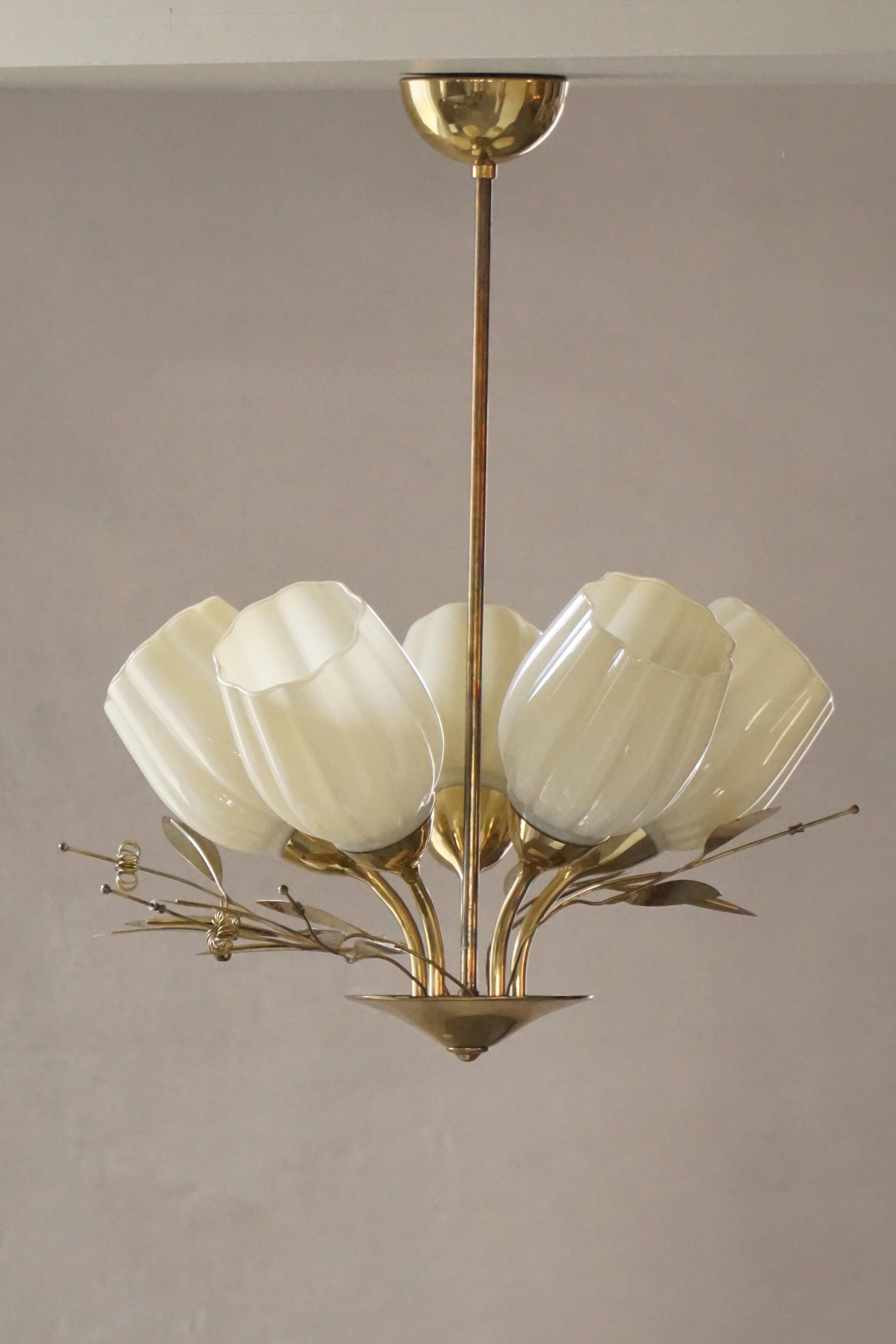 Ceiling lamp with five lights in mid-century modern style, opal glass shade, Itsu, Finland.