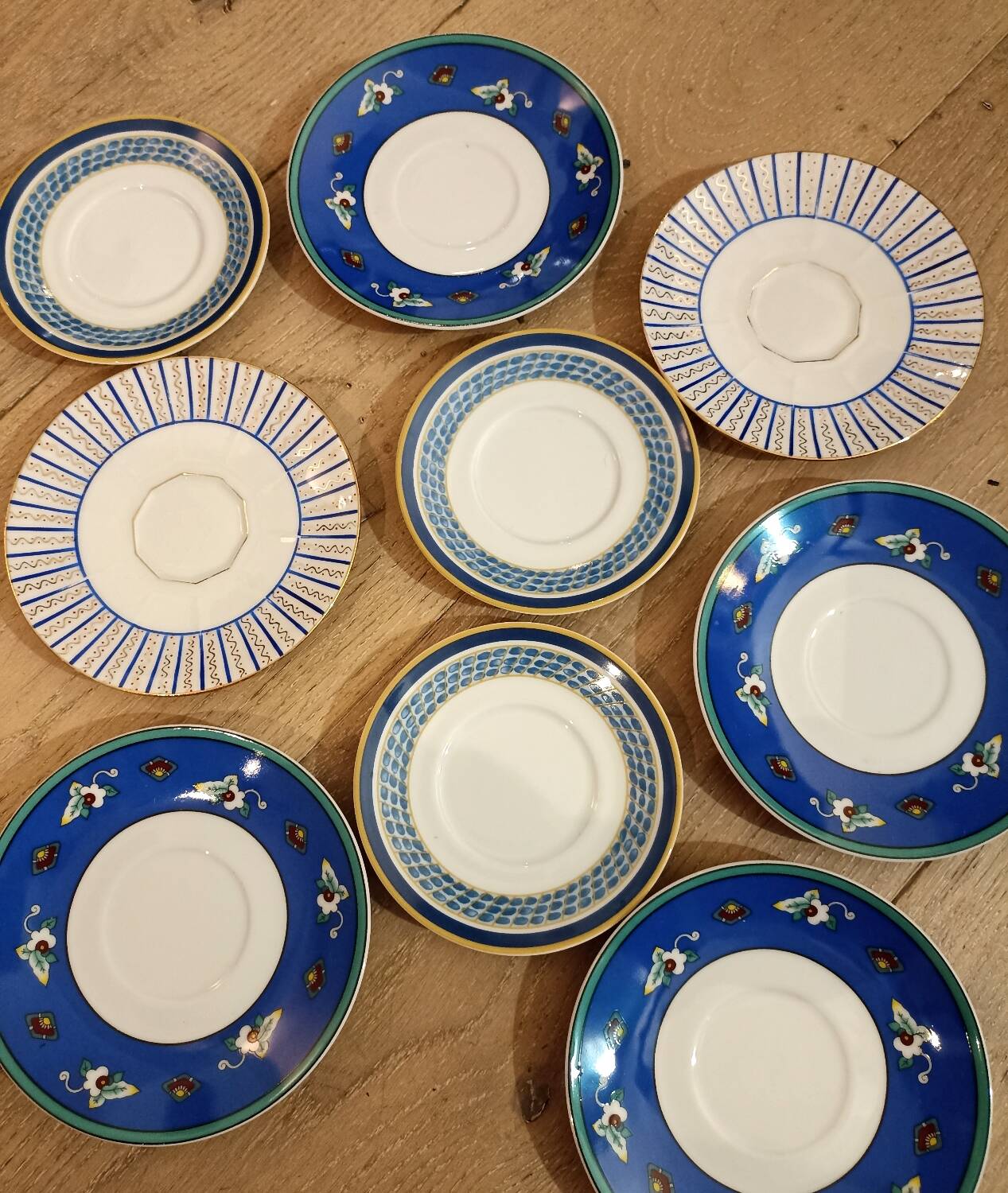 Small blue plates