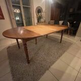 Oval table with extensions