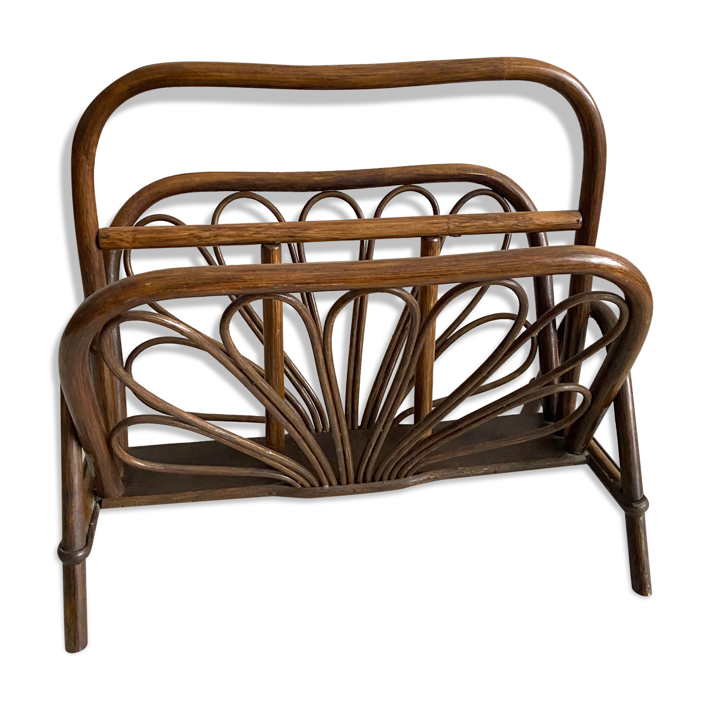 Port- rattan magazine