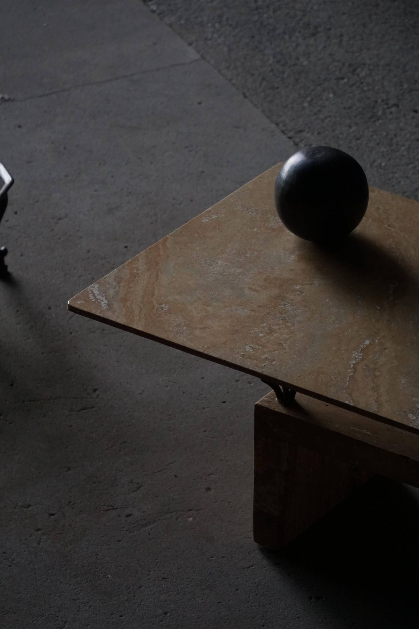 Table basse rectangulaire en marbre du milieu du siècle, fabriquée en Italie, années 1970