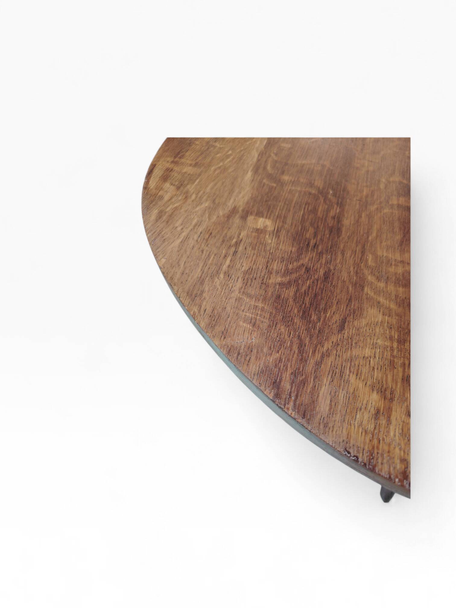 Tripod coffee table in bean shape - 1950s