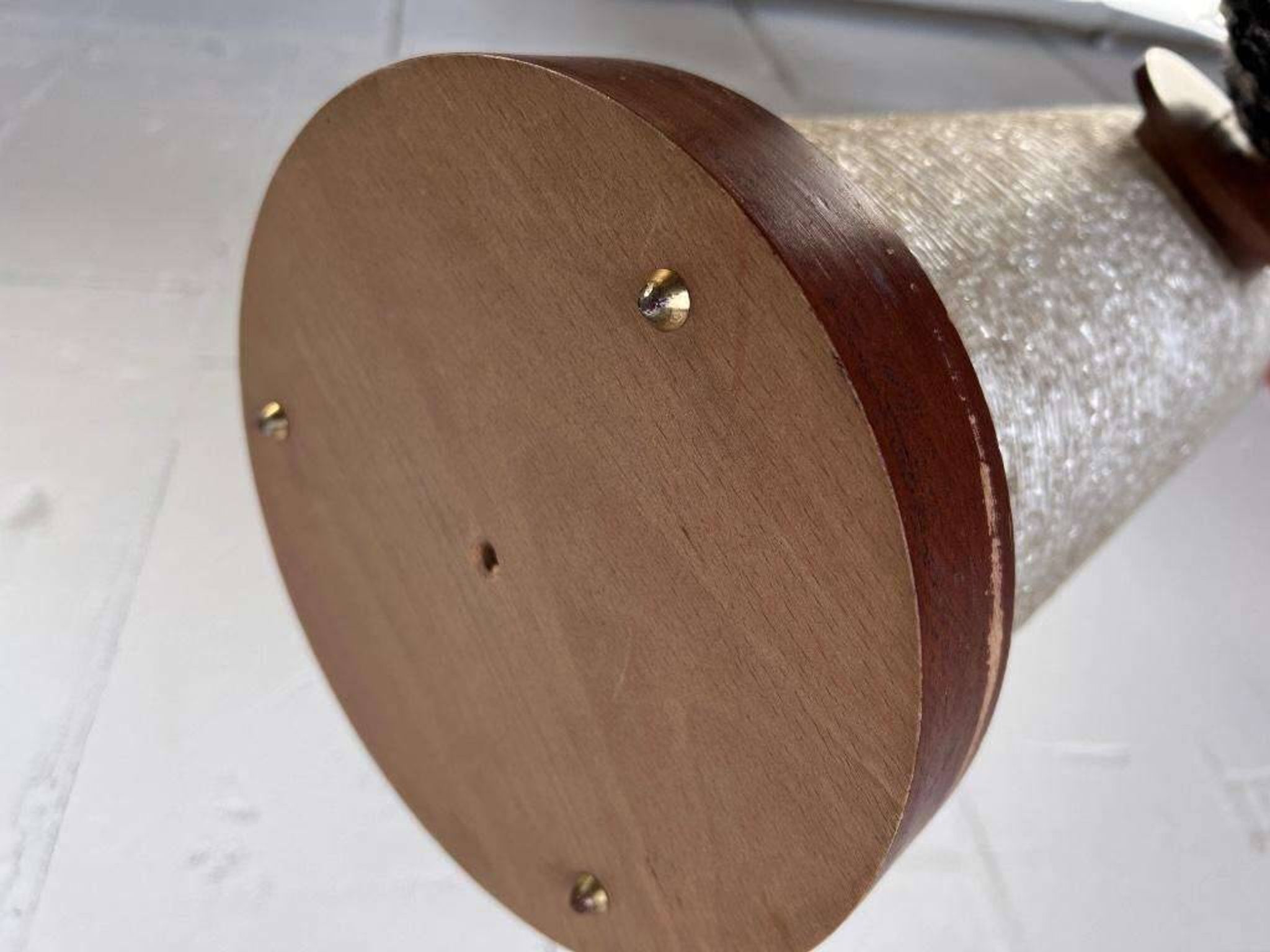 Porte-parapluie vintage avec accents de bois