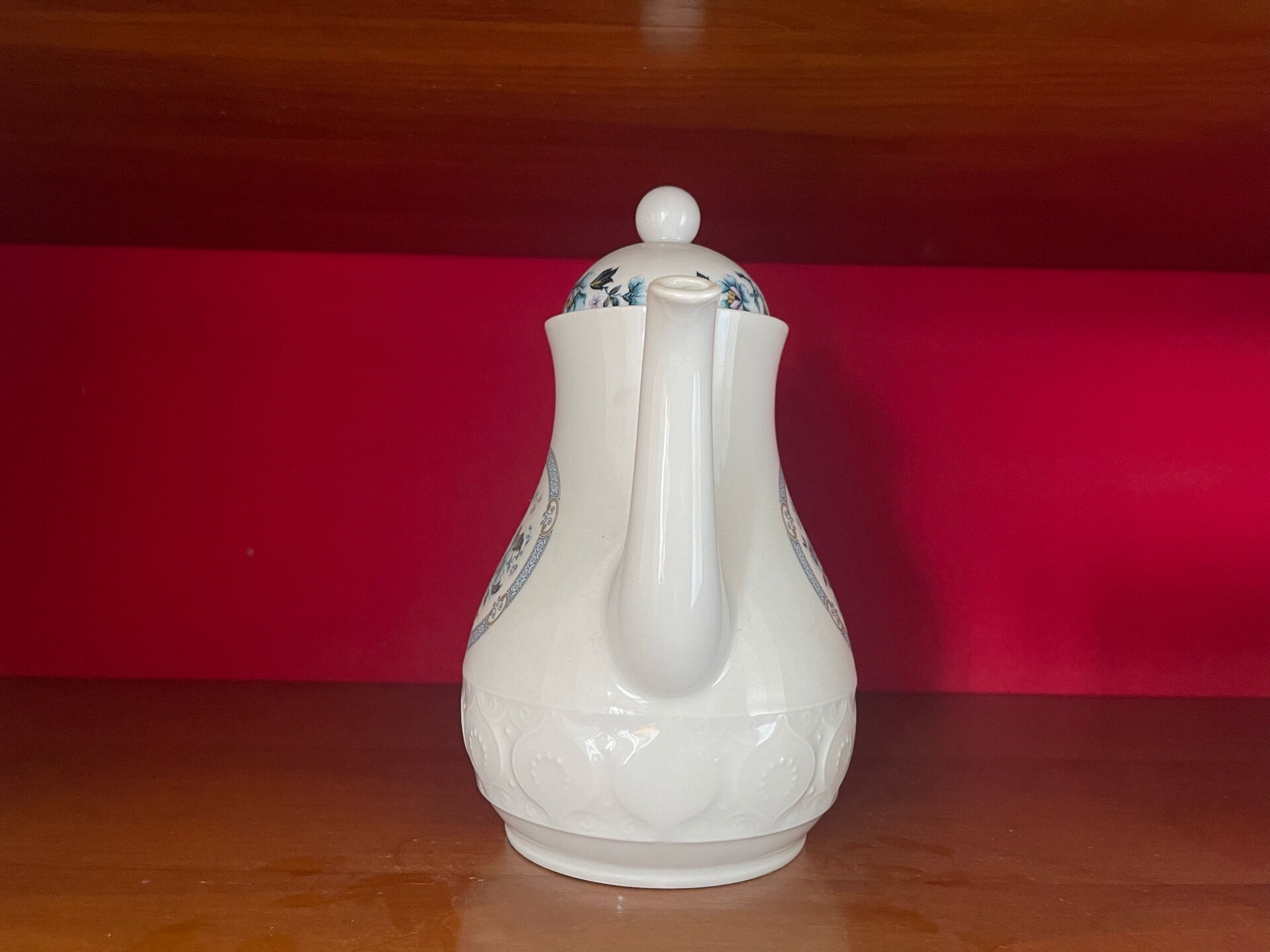 Théière en porcelaine Monique Robert édition limitée