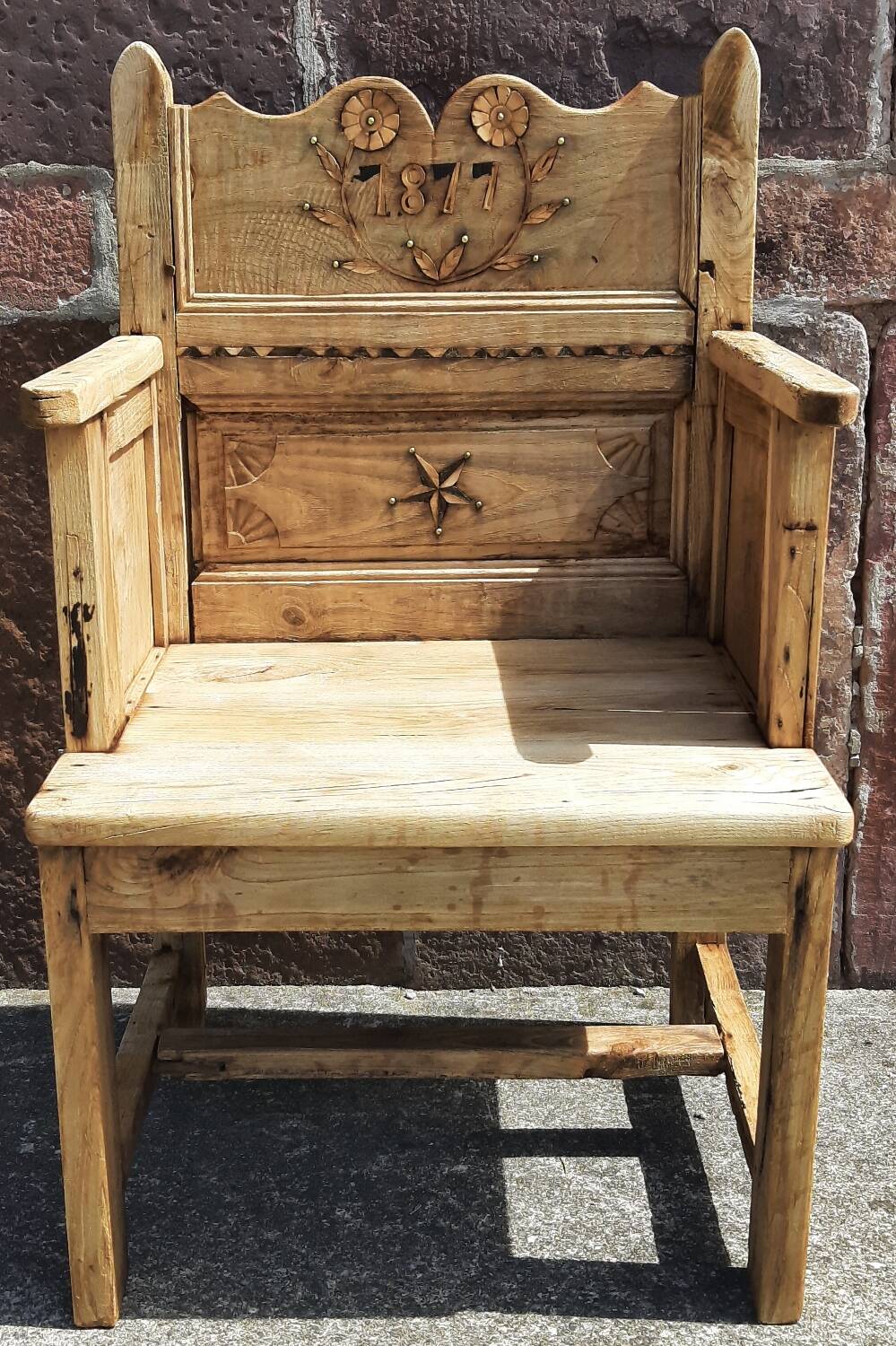 Fauteuil, chayère ou trône en bois, début 19ème siècle.