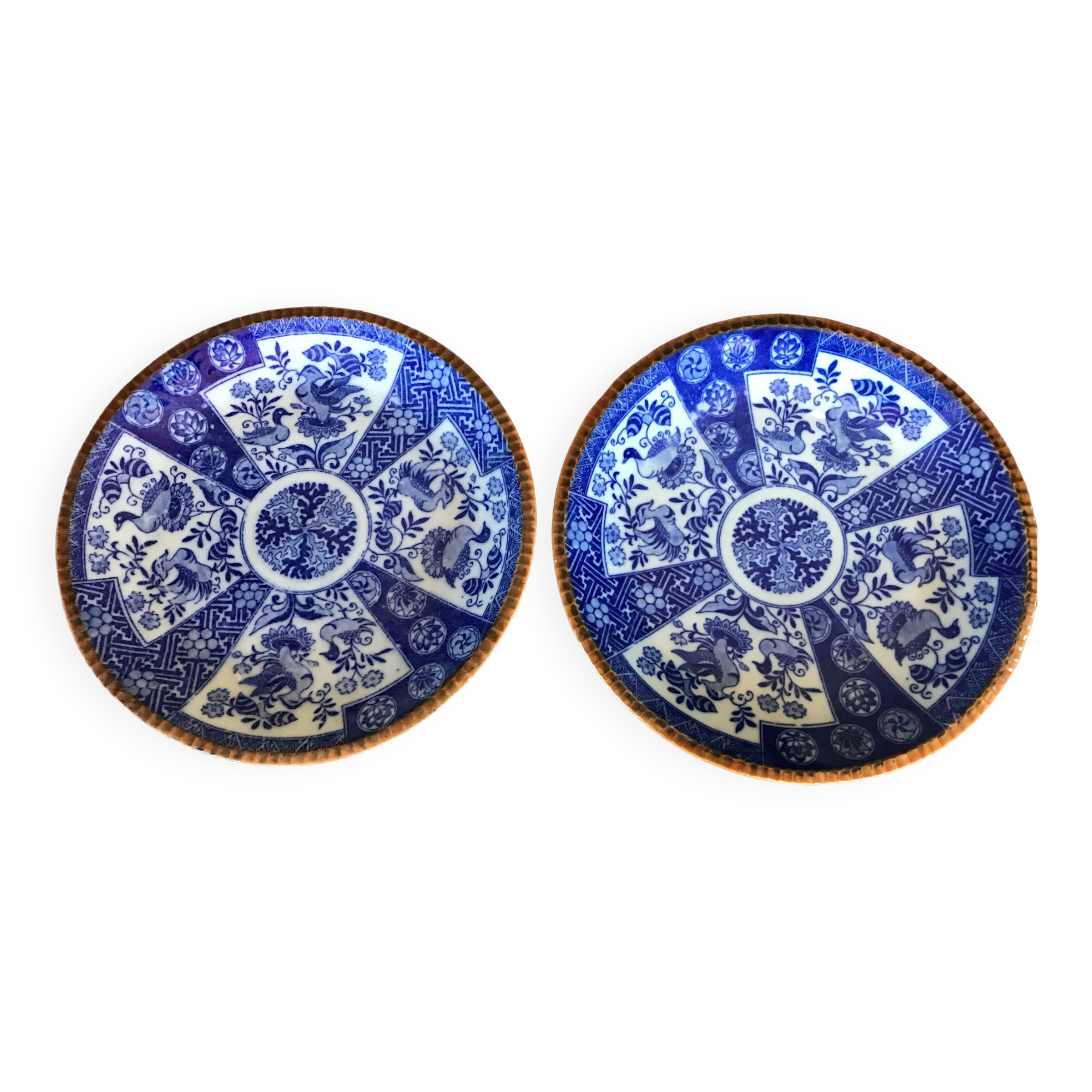 Pair of vintage japanese igezara plates decorated with floral and bird motifs