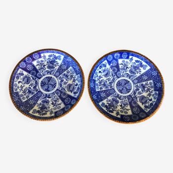 Pair of vintage japanese igezara plates decorated with floral and bird motifs