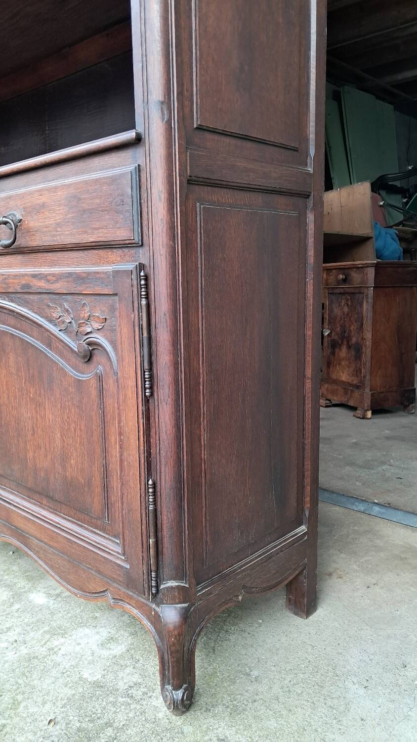 Louis XV two-body buffet