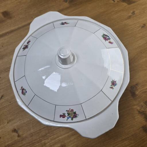 Soup tureen Digoin Sarreguemines Prado