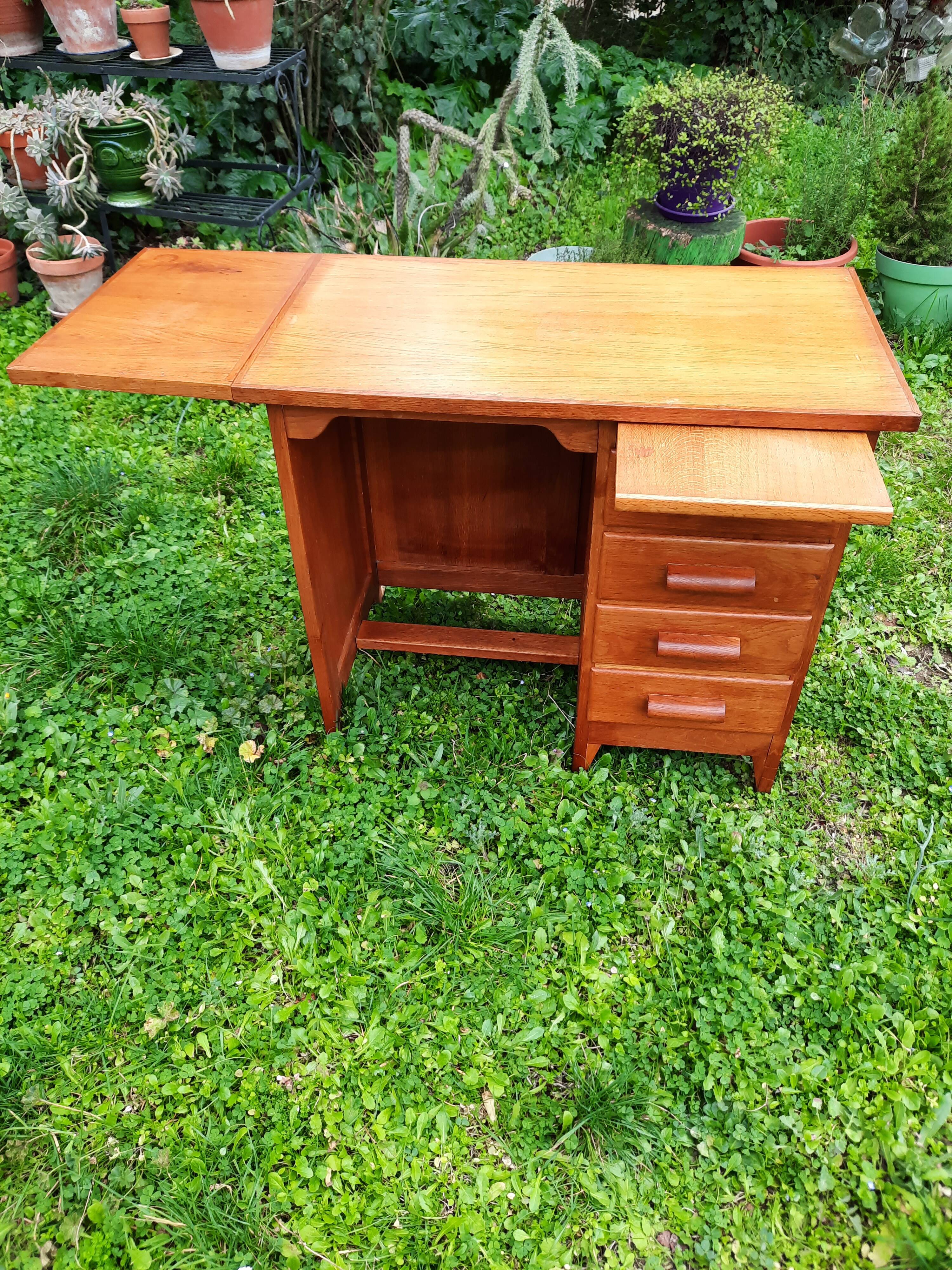 Petit bureau années 60