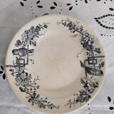 Assiette plate en faïence E.Bourgeois