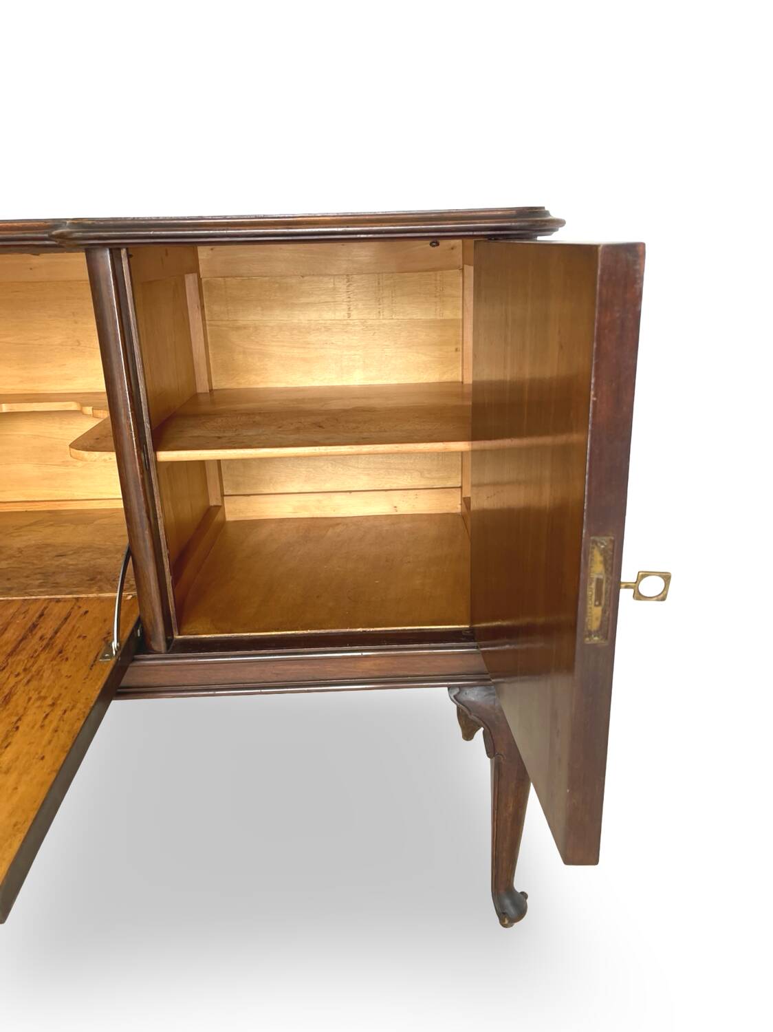 Élégant buffet italien fabriqué par Galleria G. Malafronte, Rome, années 1940