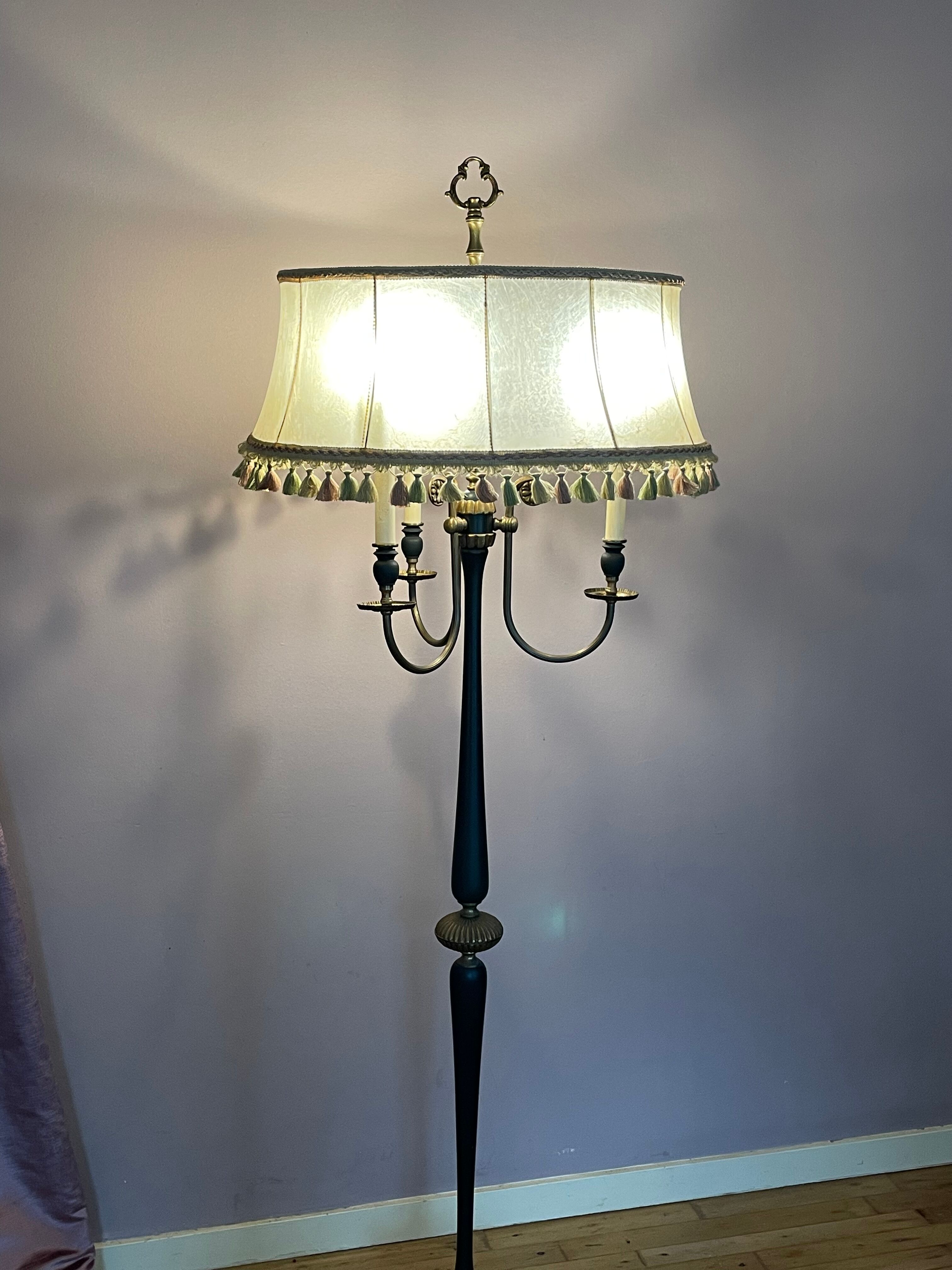 Vintage floor lamp in black and gold metal with lampshades