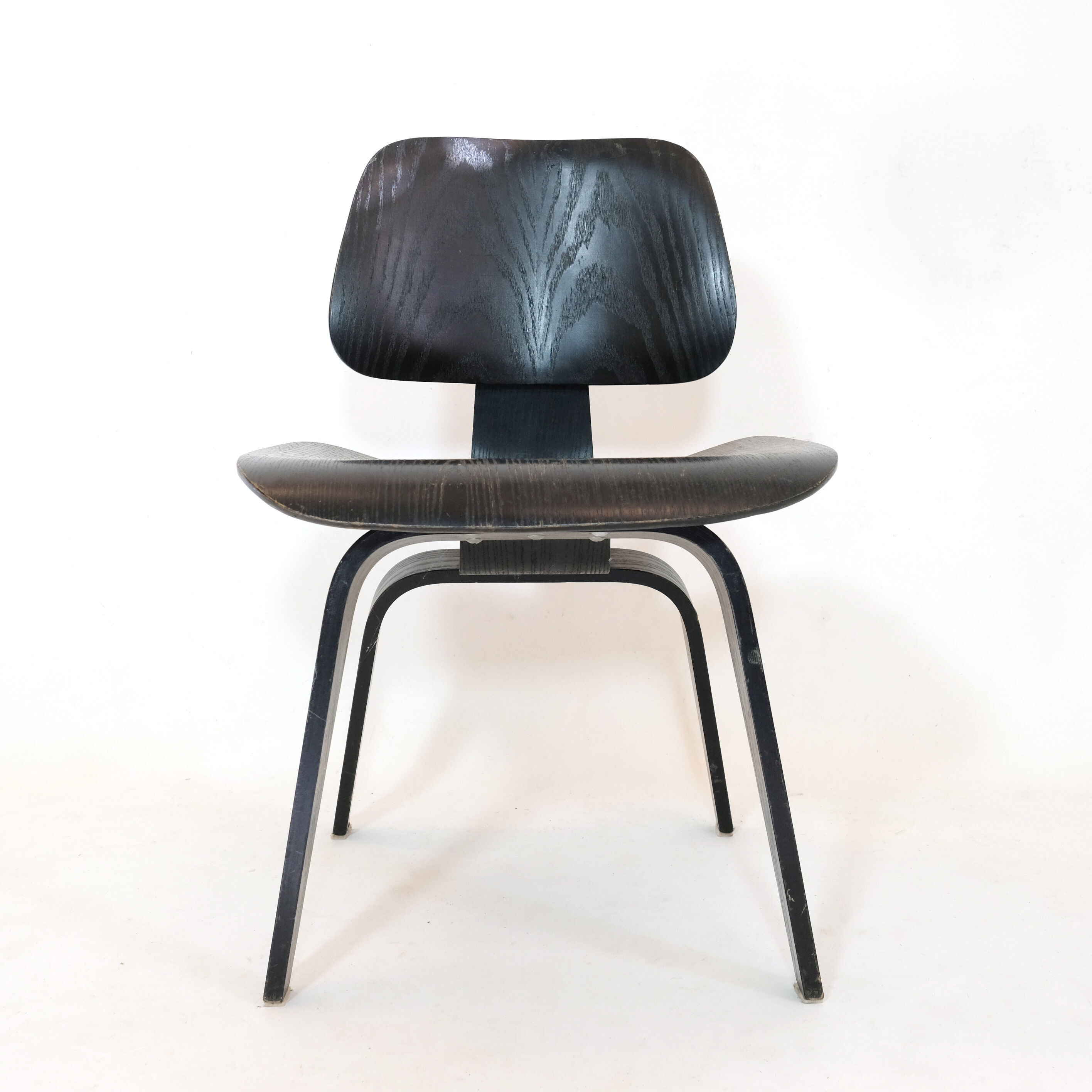 Ensemble de 4 chaises DCW par Charles & Ray Eames édition Hermann Miller USA