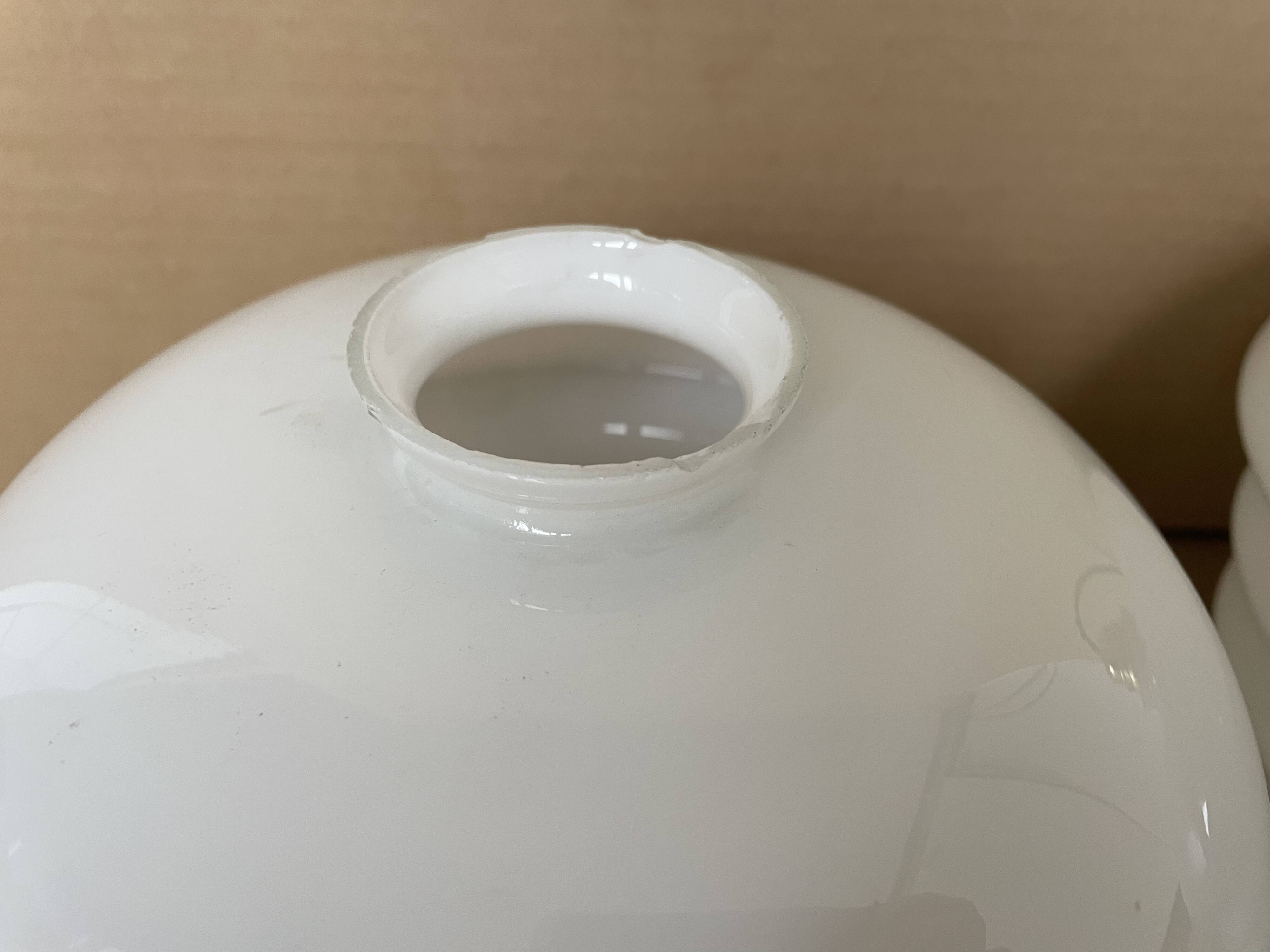 Old opaline suspension