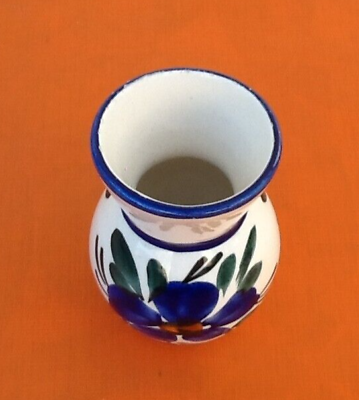 Ceramic vase with floral decoration