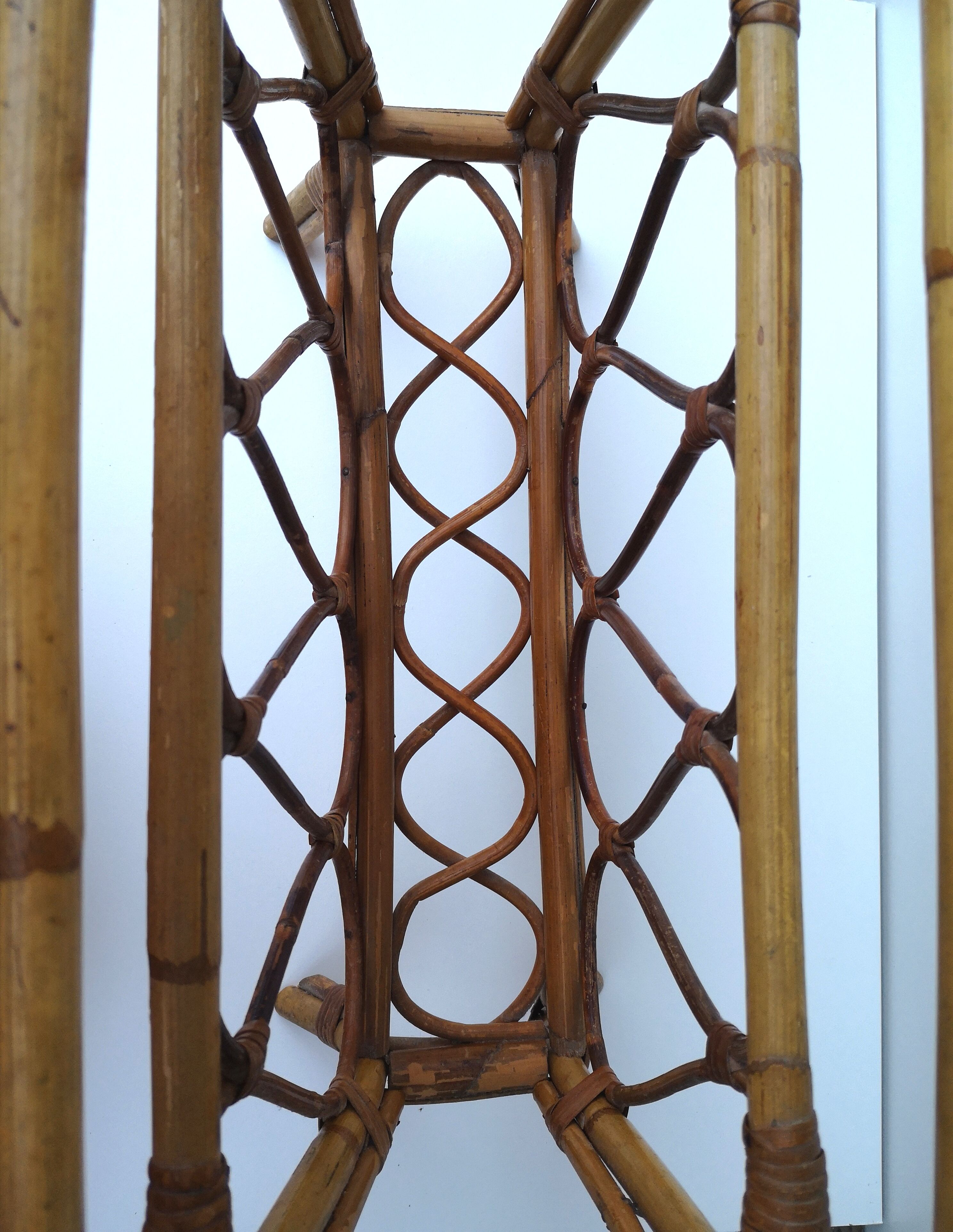 Vintage rattan magazine door
