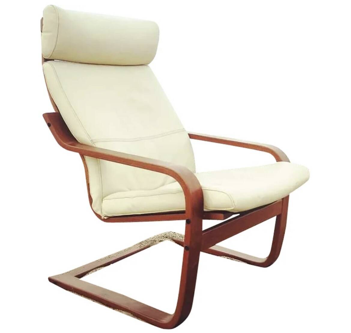 Fauteuil Poang et son ottoman