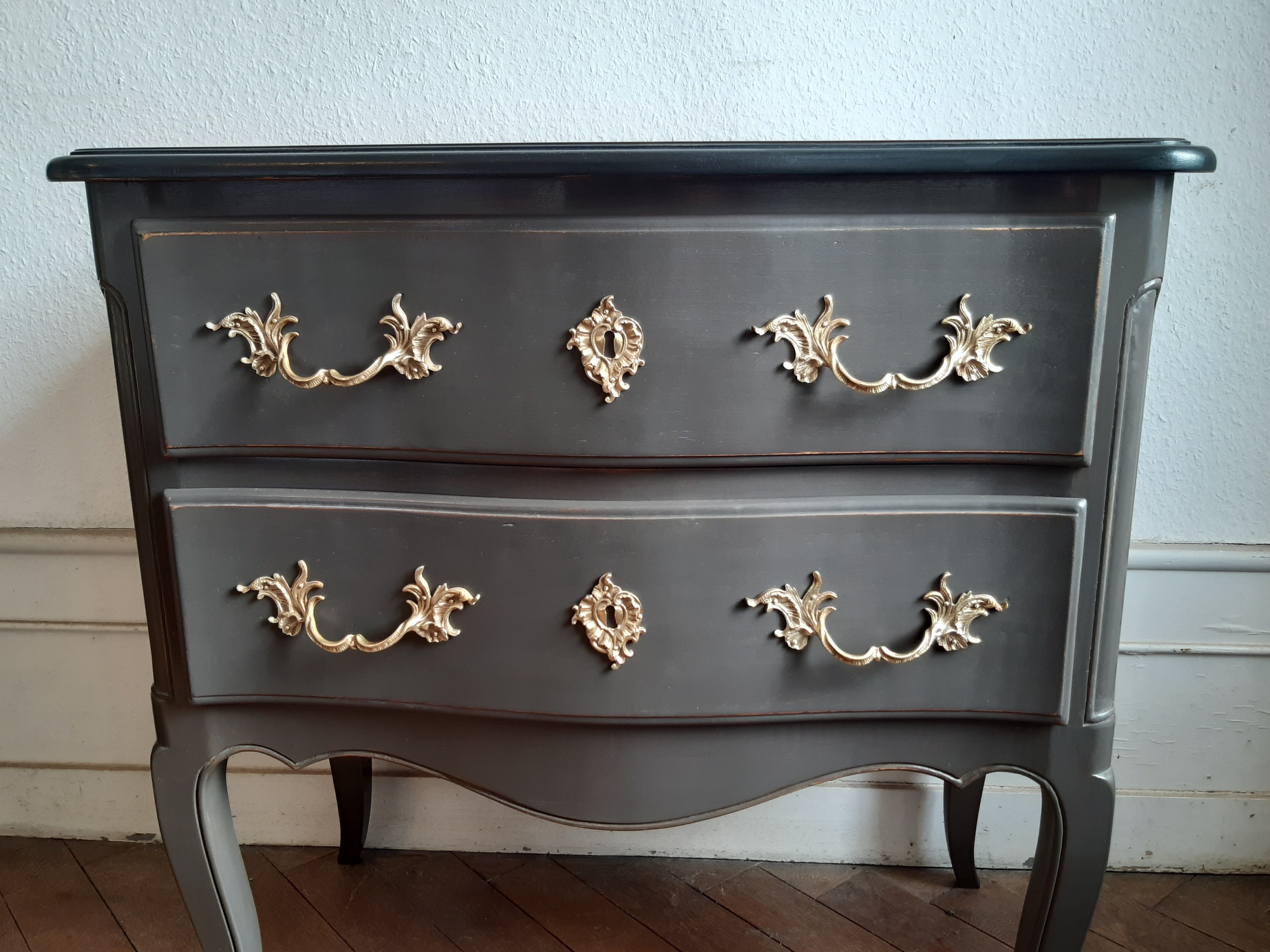 Patinated chest of drawers Louis XV style 2 drawers
