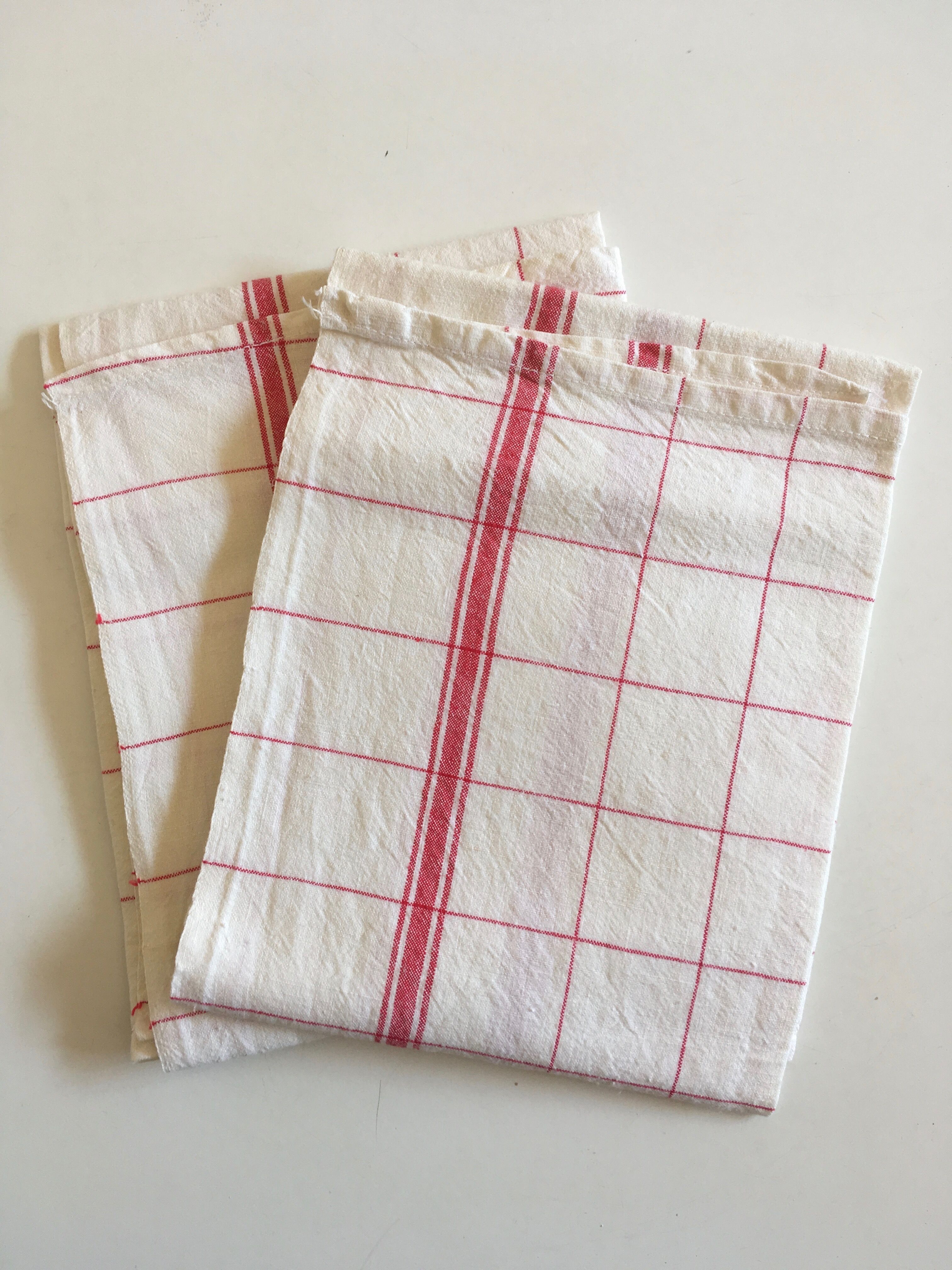Pair of cloths of linen tiles alumni window