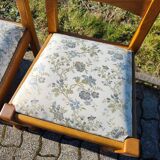 Set of 6 wooden chairs with floral fabric