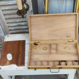 Former painter's box with his palette