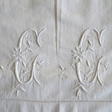 Drap ancien en métis brodé main