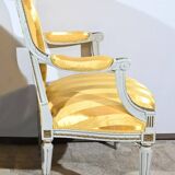 Paire de Fauteuils Cabriolet, en Bois réchampi, style Louis XVI – Fin XIXe