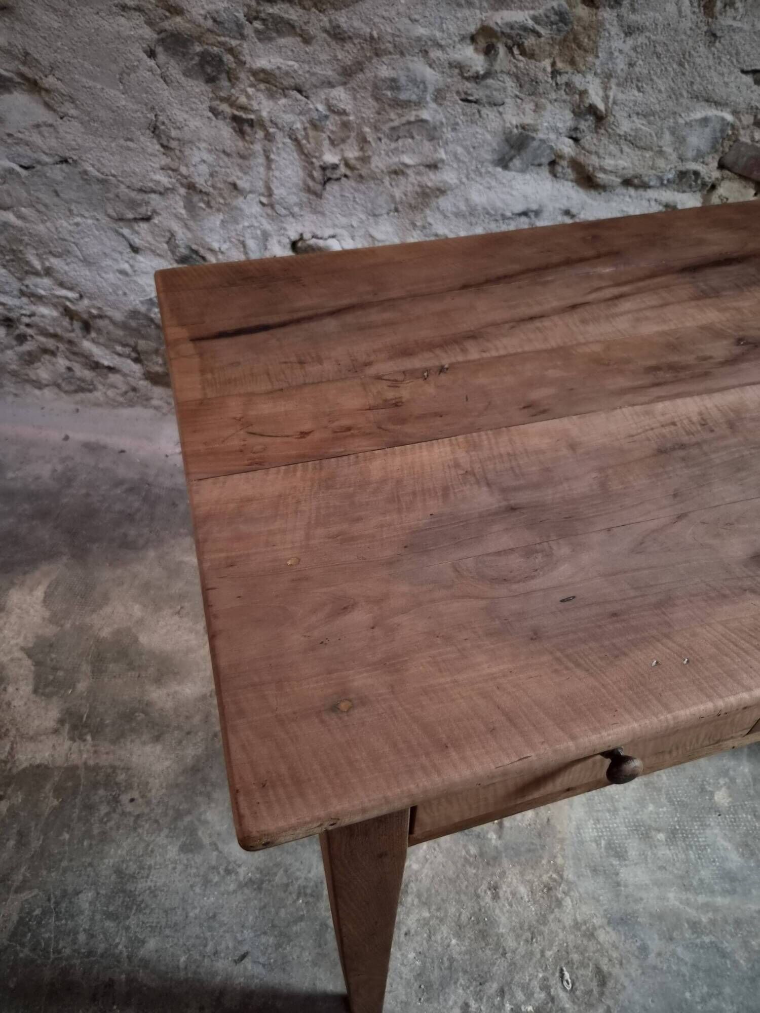 Table à manger française ancienne en merisier avec deux tiroirs, vers 1880–1920