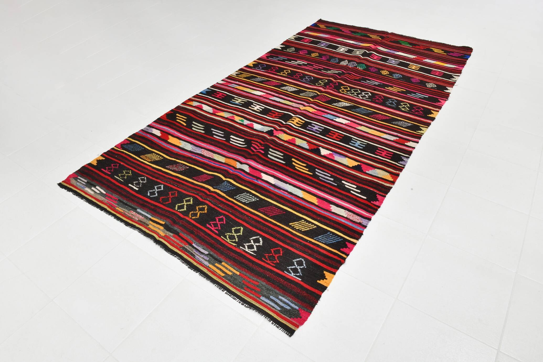 Burgundy Red Modern Pattern Kilim Rug, 162x313Cm