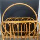 Porte revue vintage en rotin