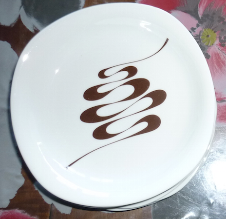 6 hollow plates of the Slalom service in porcelain 70s