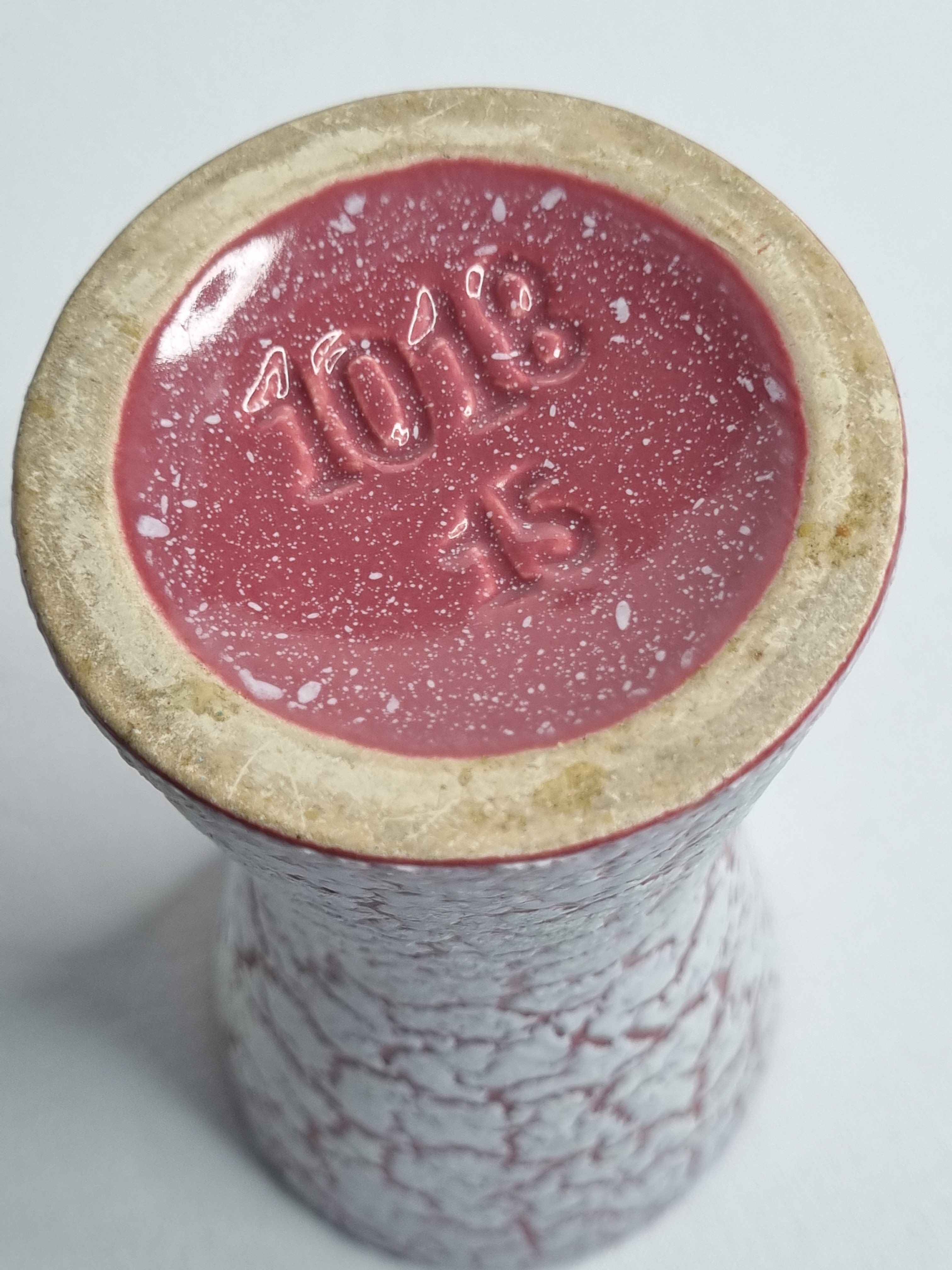 Pink and white vintage diabolo vase, 15 cm