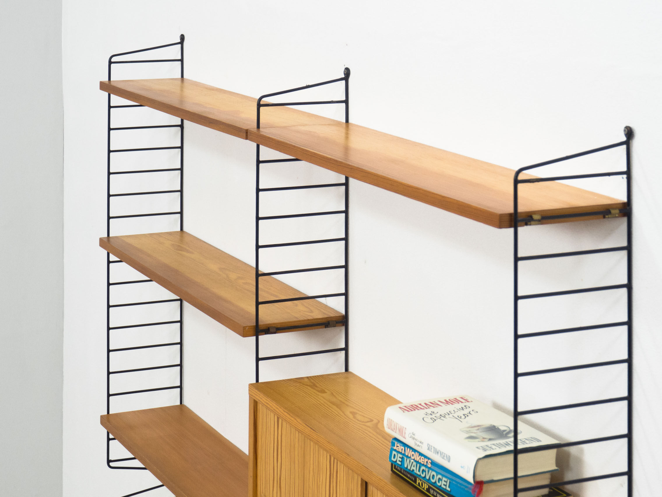 String Design AB pine wall unit by Nisse & Kajsa Strinning