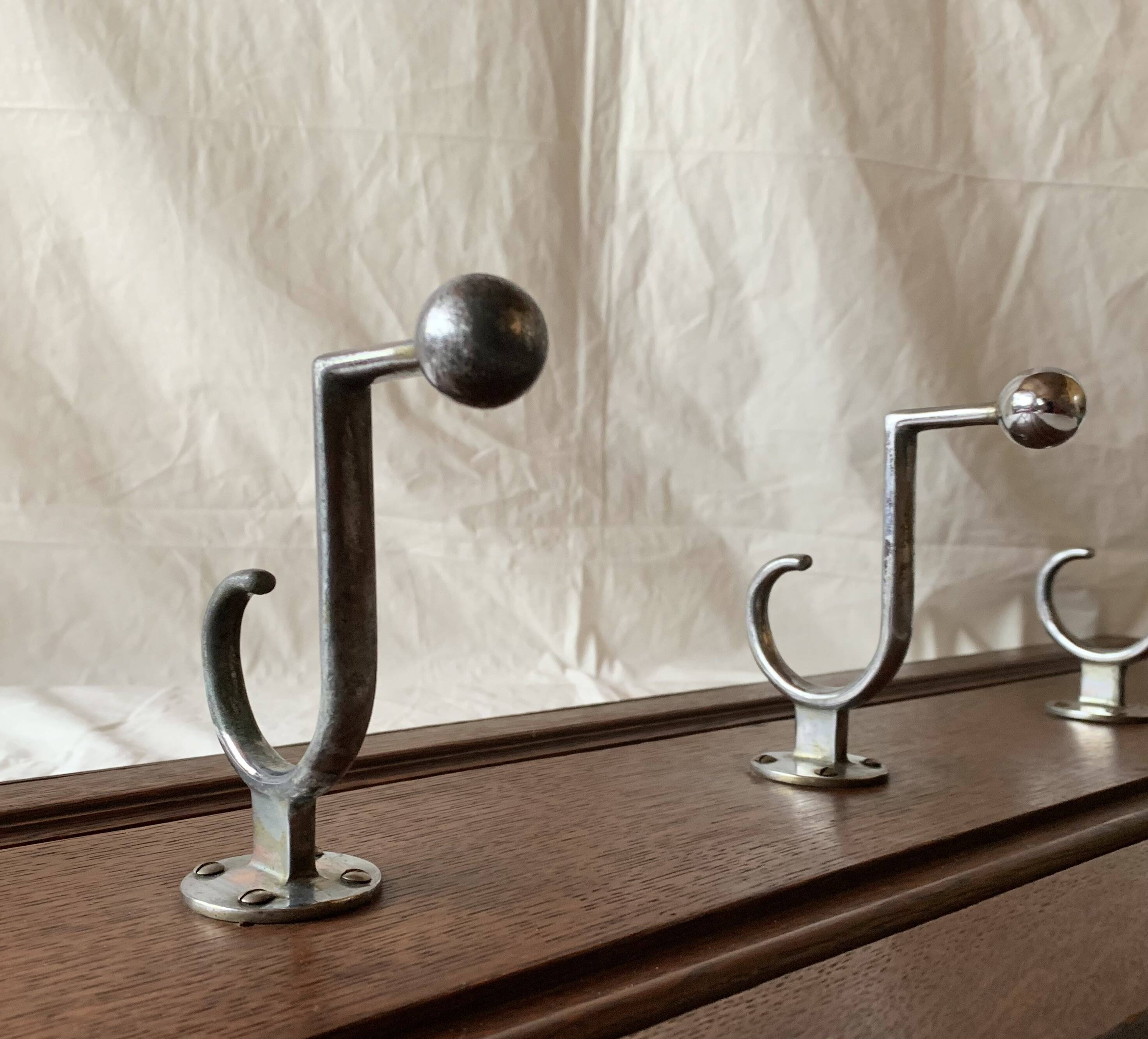 Art Deco wall-mounted coat rack in solid wood - 5 hooks