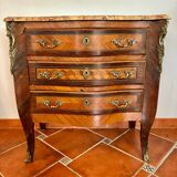 Petite commode style Louis XV
