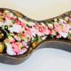 Miroir à main métal emaillé sur bois vintage