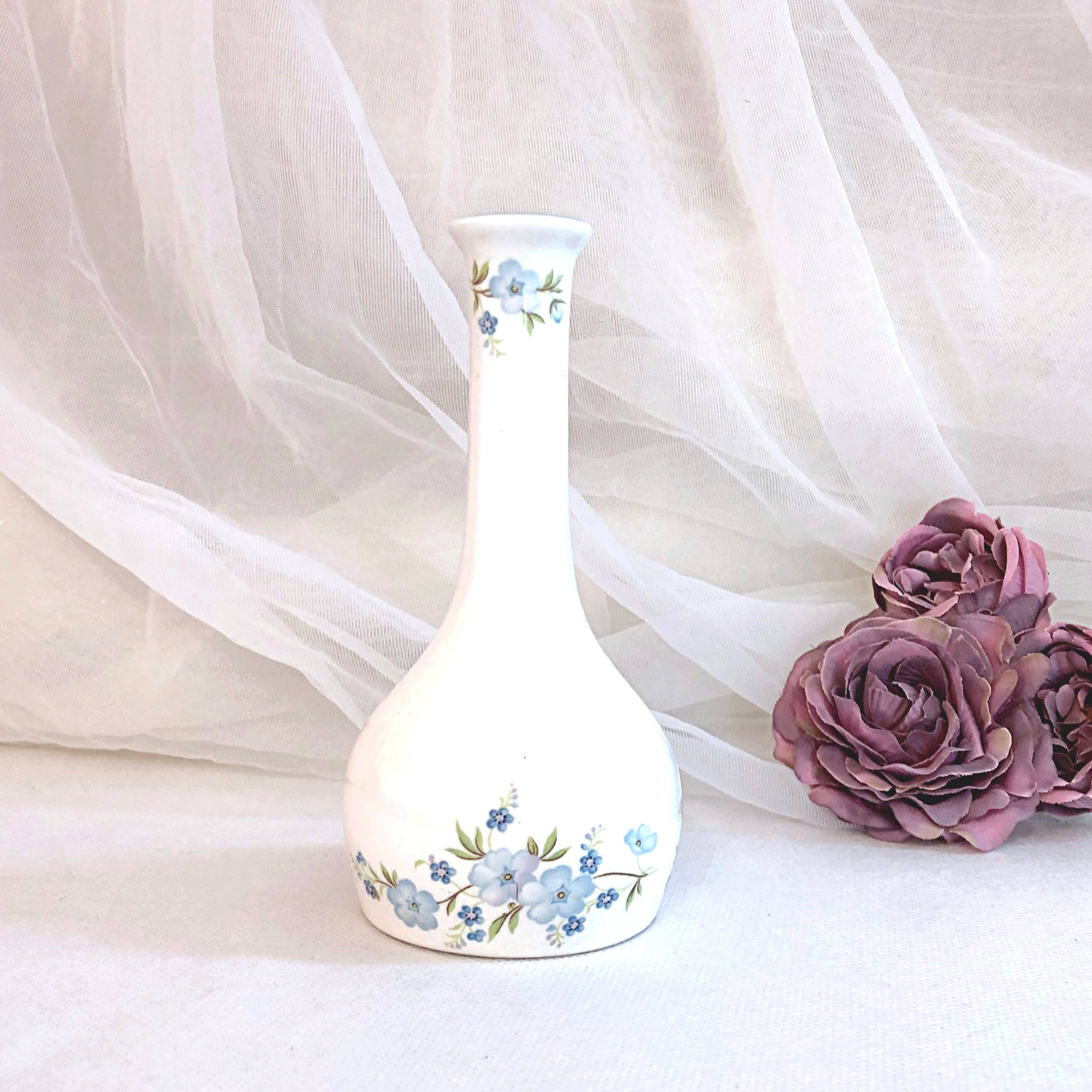 Fine porcelain soliflore vase with floral decoration England Staffordshire