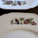 8 Anciennes assiettes à dessert