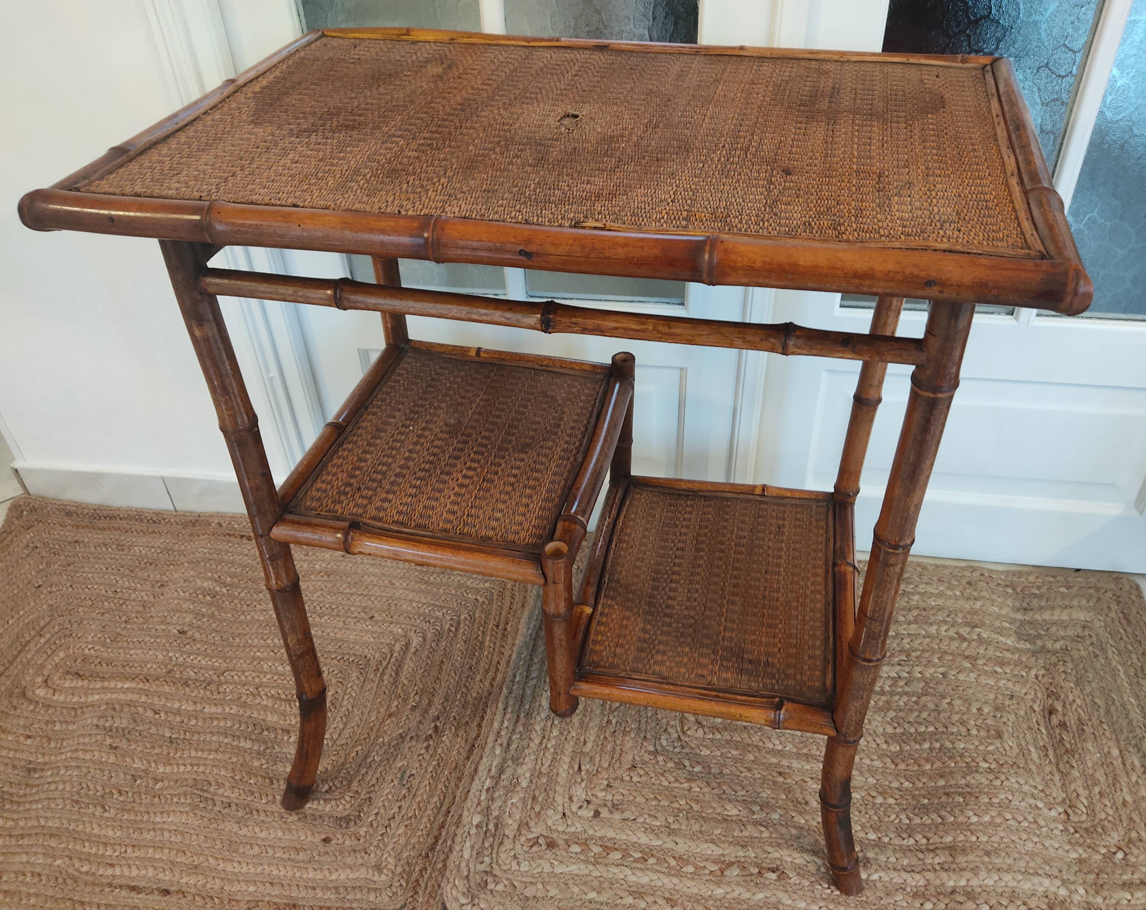 Table d' appoint art nouveau en bambou