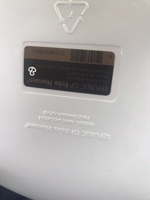 Drop chair 3110 by Arne Jacobsen for Fritz Hansen