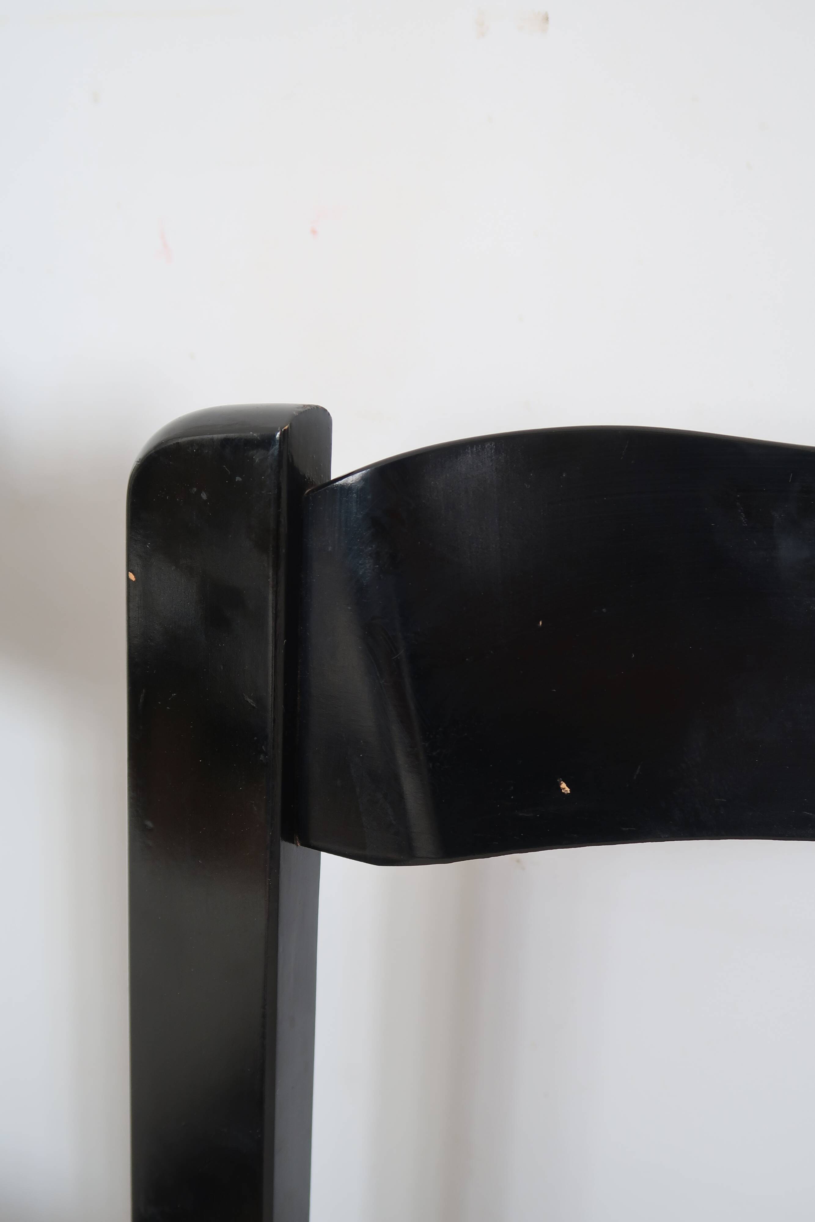 6 black lacquered and terry chairs